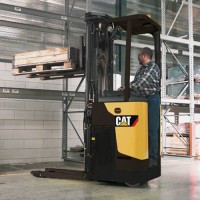 Электроштабелер с оператором стоя CAT NSR12N