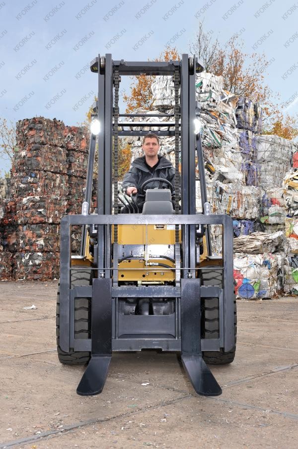 Вилочный дизельный погрузчик CAT DP55NT